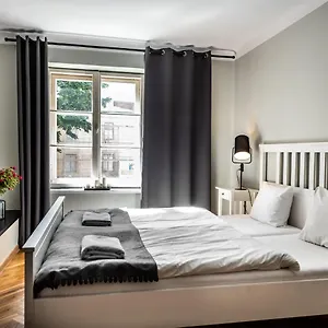 Flamingo Premium Hostal